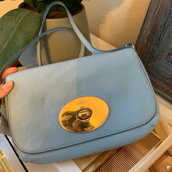 NWT Coach Clutch Pebble Leather Turnlock CrossBody Bag F52896 Pale Blue - Picture 3 of 6